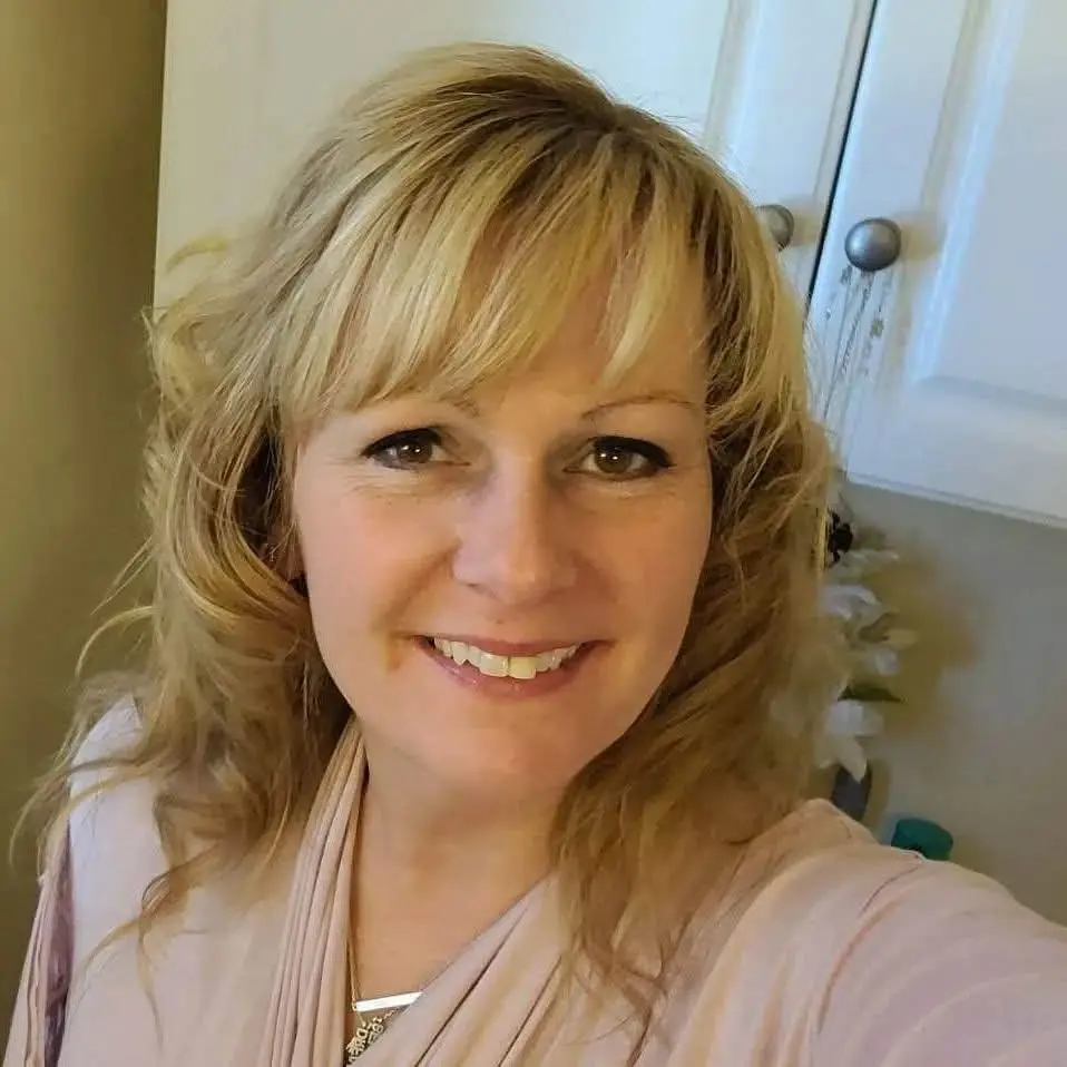 Headshot of Tiffany Young-Poindexter, LMT